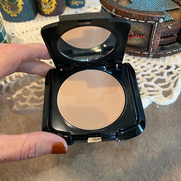 ⭐️Palladio Wet Dry Foundation⭐️ - Picture 5 of 7